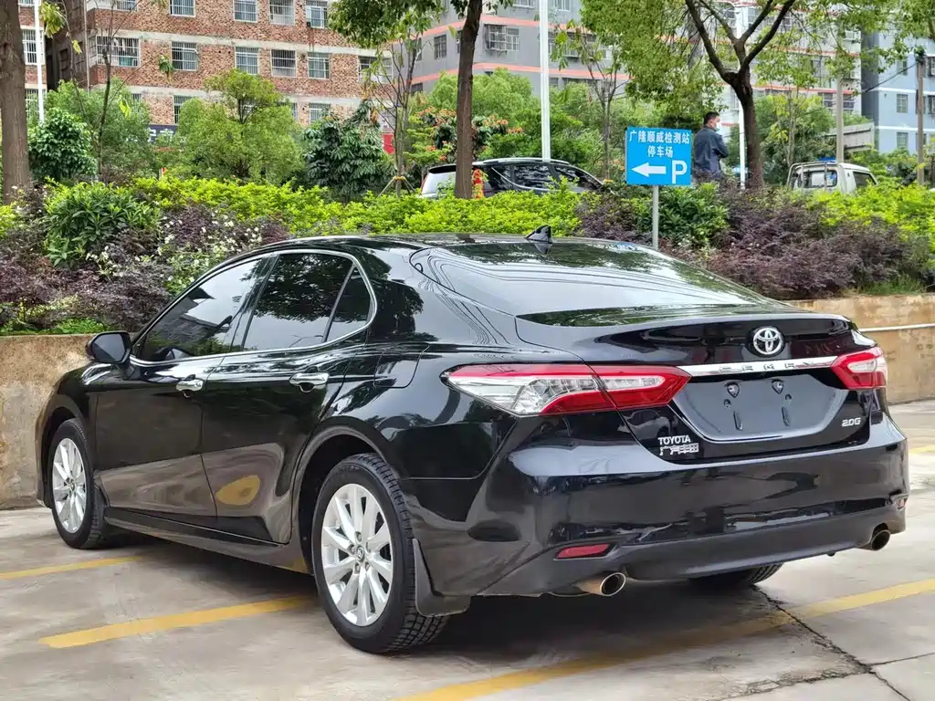 TOYOTA CAMRY 2019