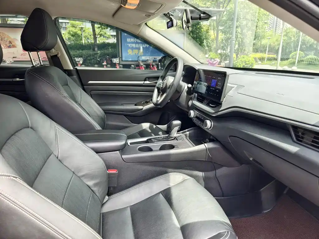 NISSAN TEANA 2021