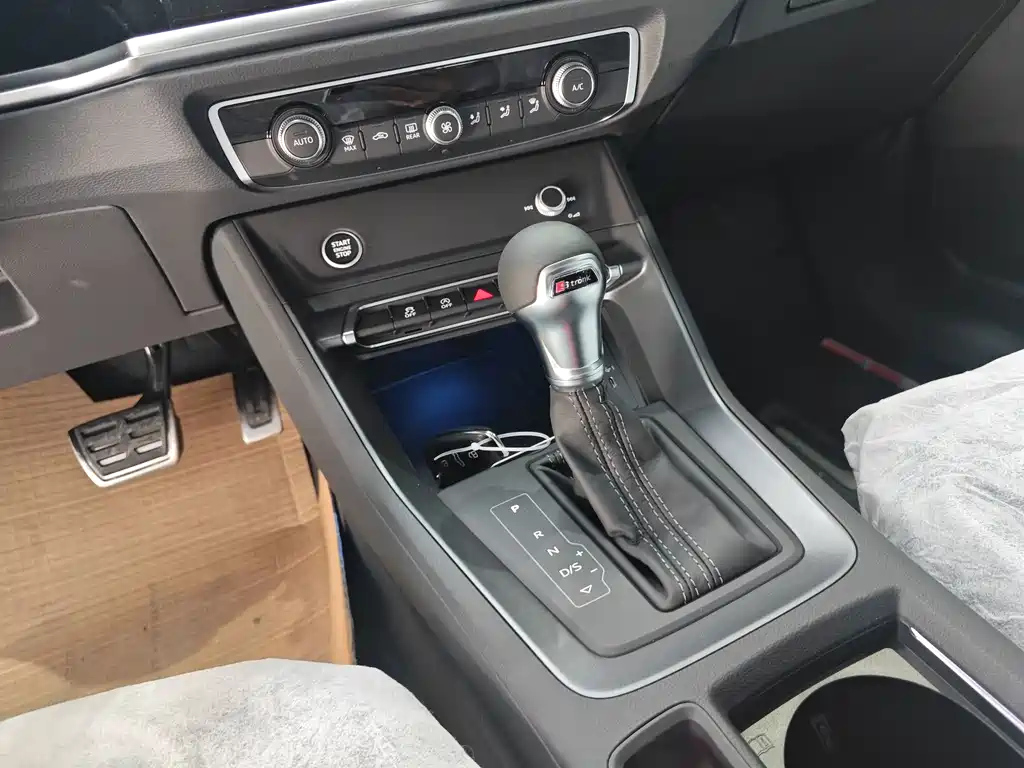 AUDI Q3 2024