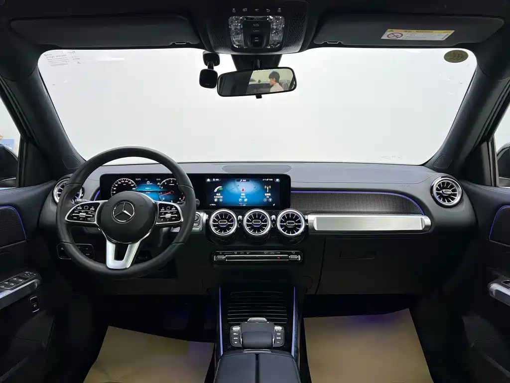 MERCEDES BENZ GLB 2023