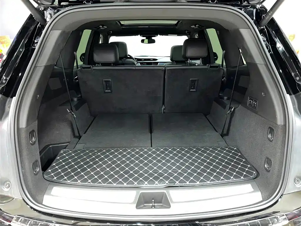 CADILLAC XT6 2021