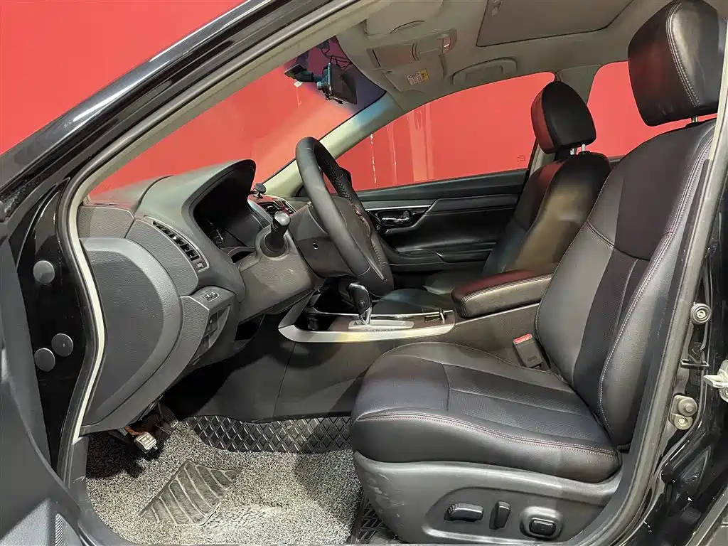 NISSAN TEANA 2018