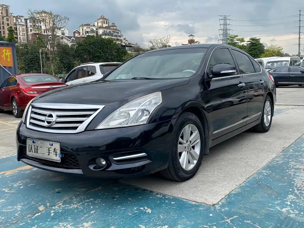 NISSAN TEANA 2011