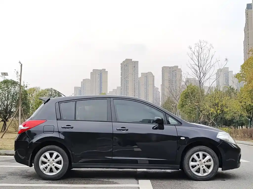 NISSAN TIIDA TIIDA 2010