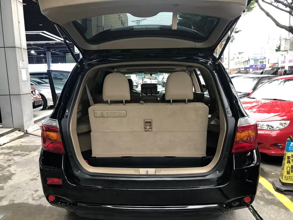 TOYOTA HIGHLANDER 2010