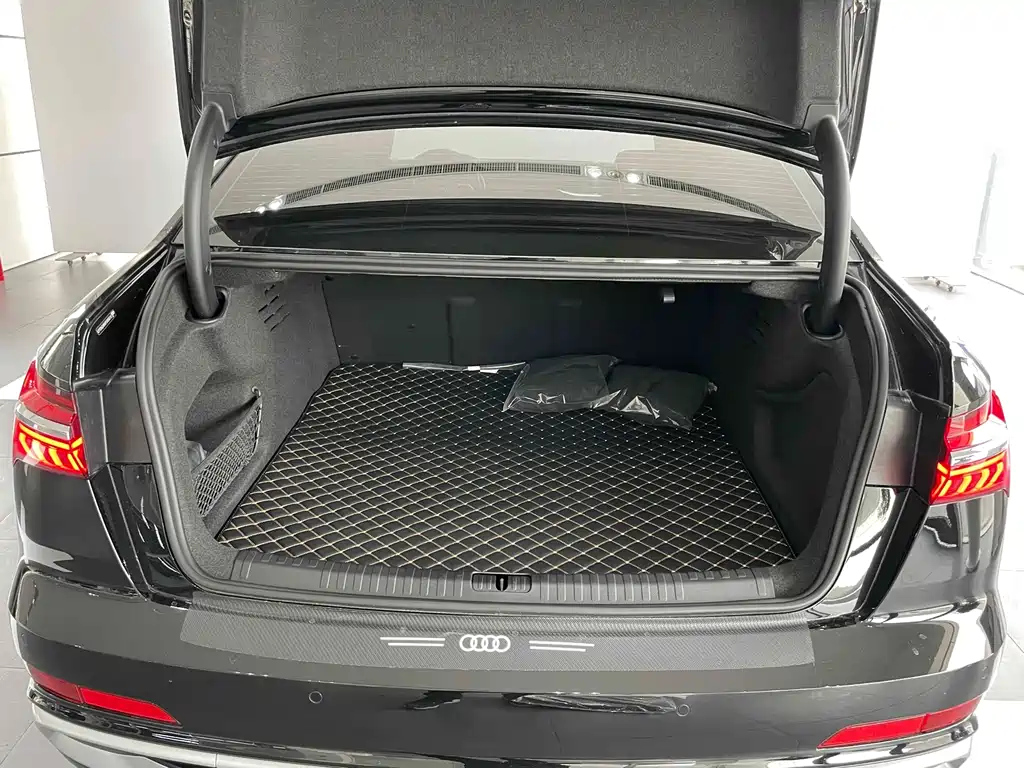 AUDI A6L 2023