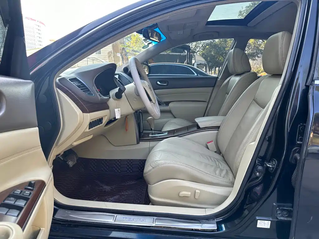NISSAN TEANA 2009