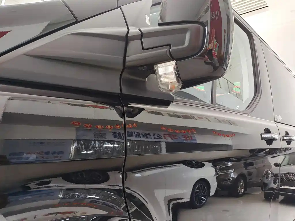 FORD TOUREO 2023