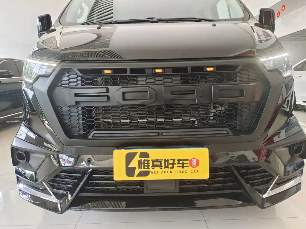 FORD TOUREO 2023
