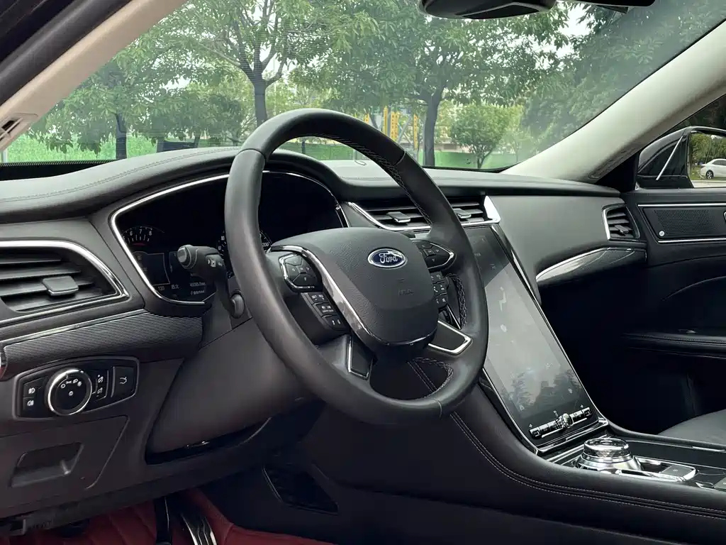 FORD TAURUS 2021