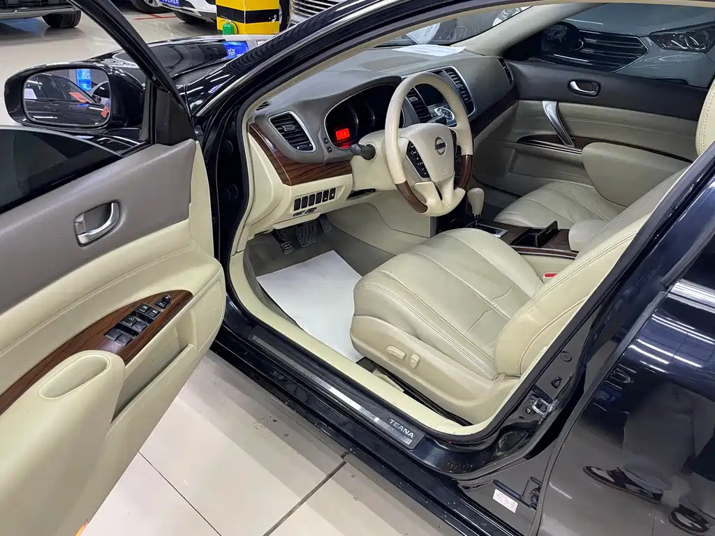 NISSAN TEANA 2009