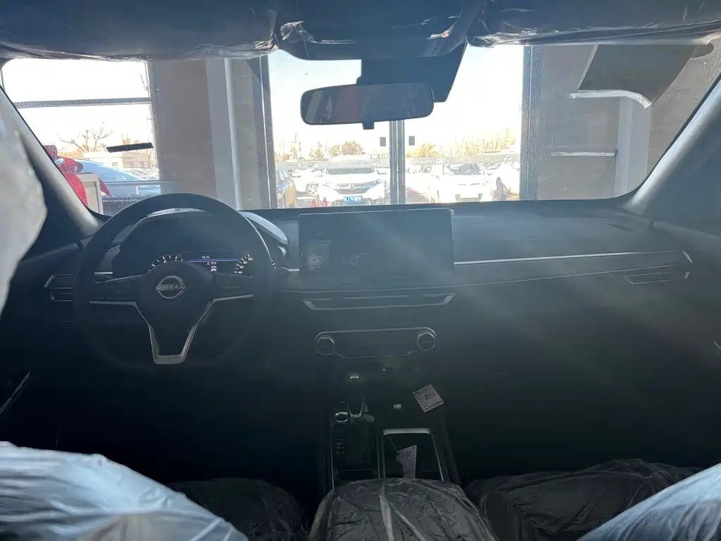 NISSAN TEANA 2023