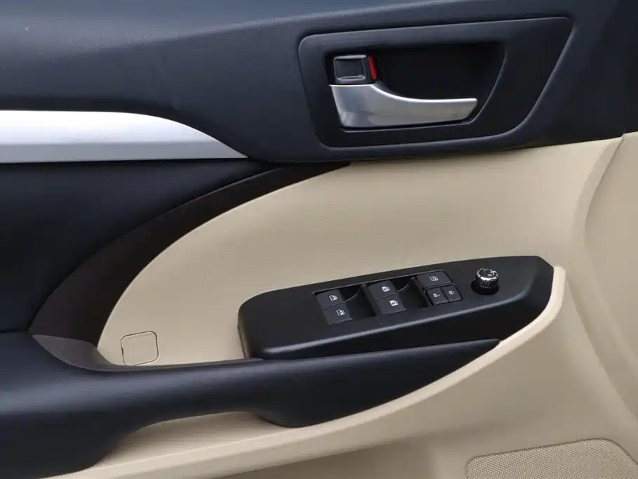 TOYOTA HIGHLANDER 2021