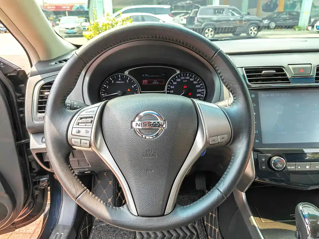 NISSAN TEANA 2016