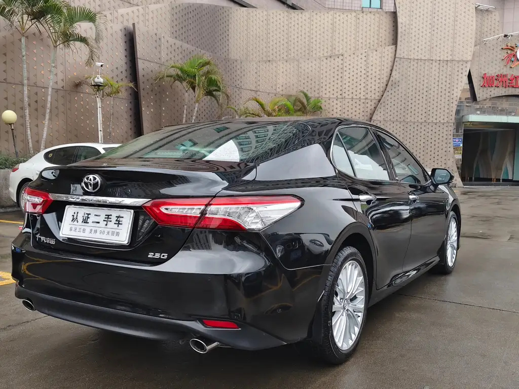 TOYOTA CAMRY 2020
