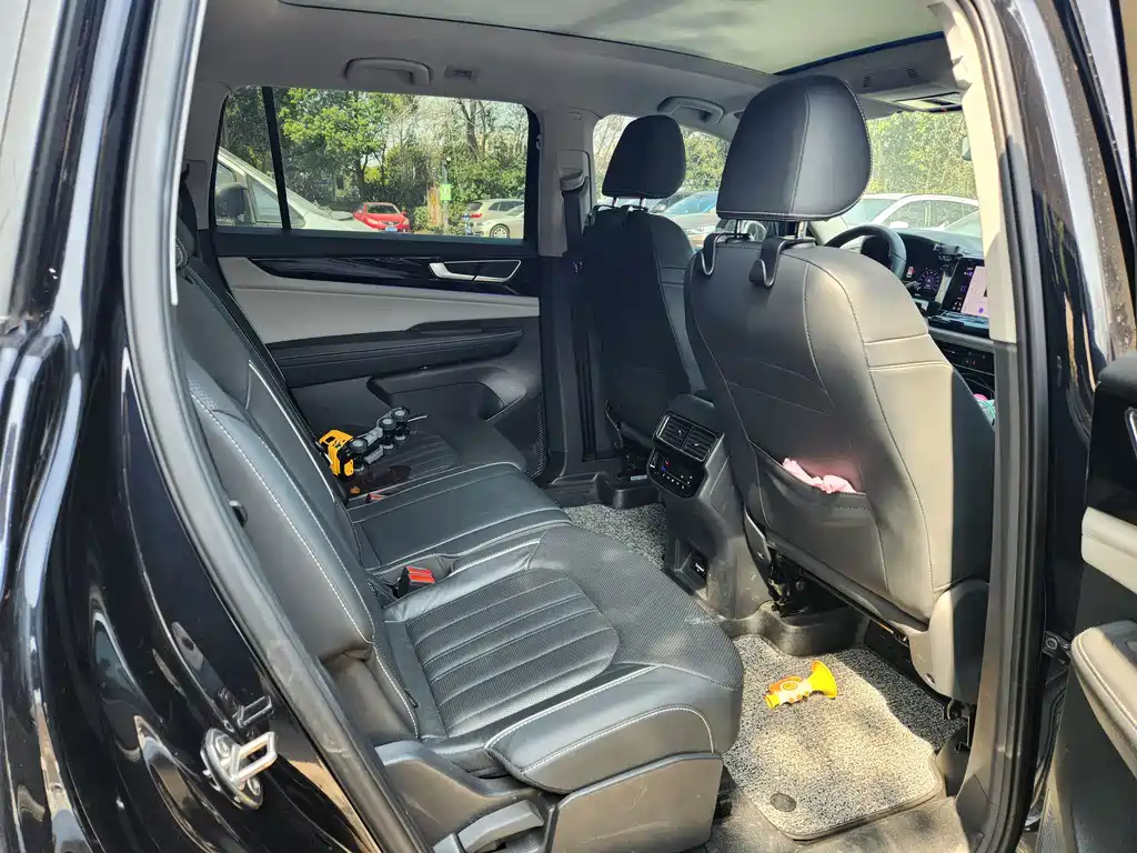 VOLKSWAGEN TOURAN 2022