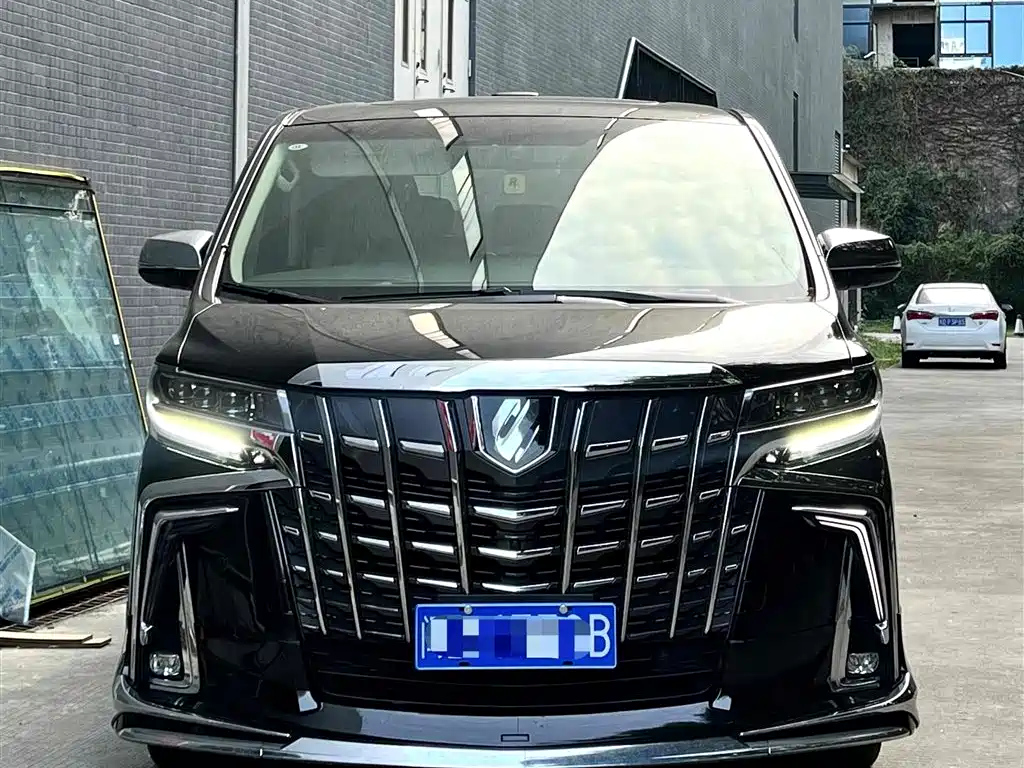 TOYOTA ALPHARD 2017