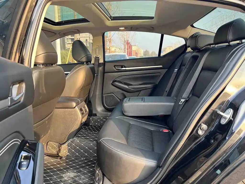 NISSAN TEANA 2023