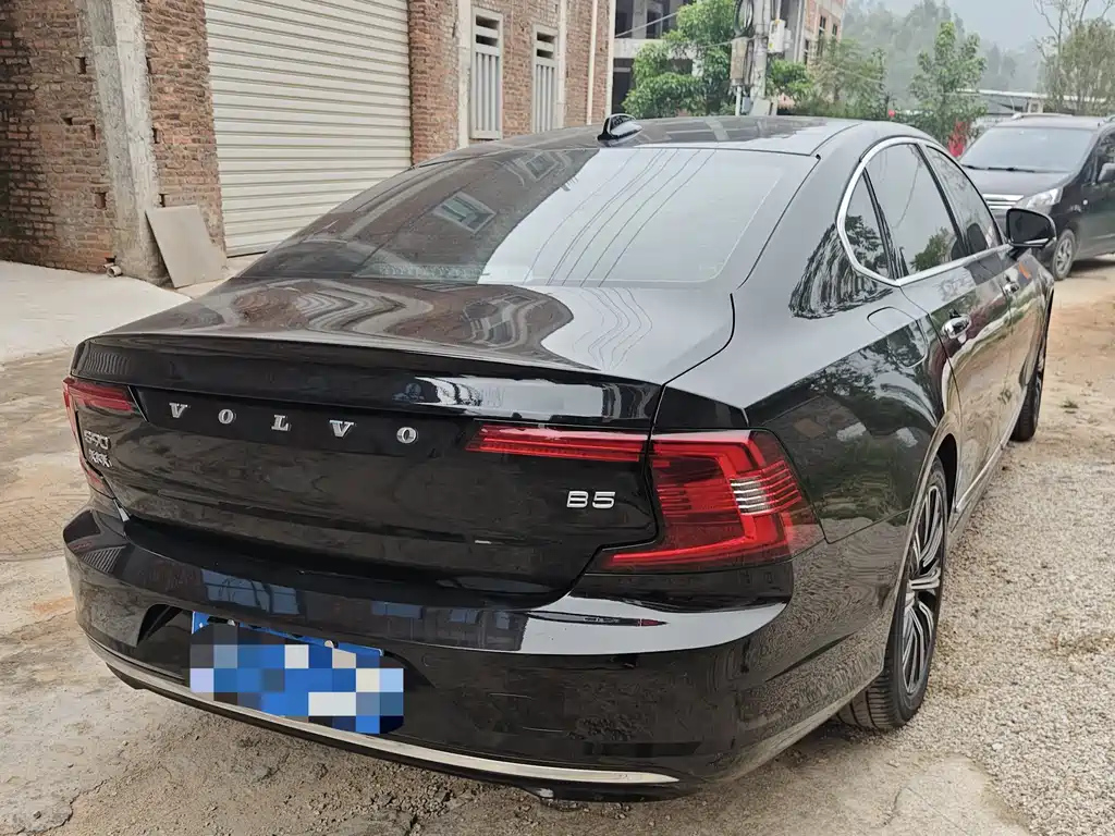 VOLVO S90 2021