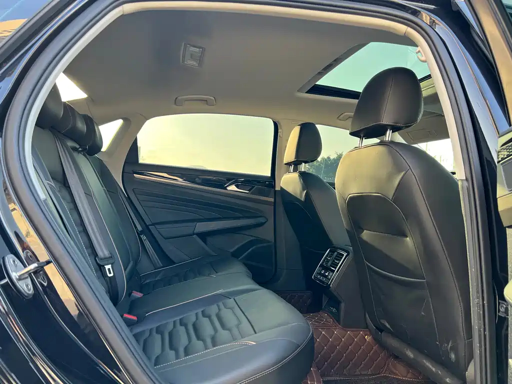 VOLKSWAGEN PASSAT 2021