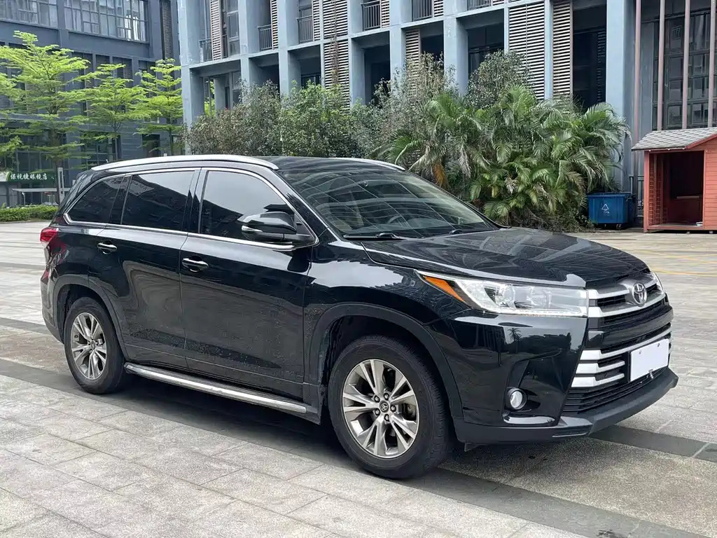 TOYOTA HIGHLANDER 2020