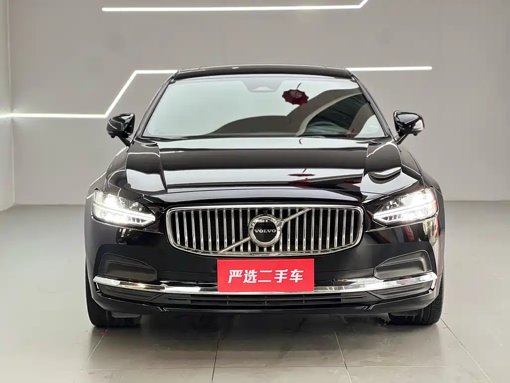 VOLVO S90 2023