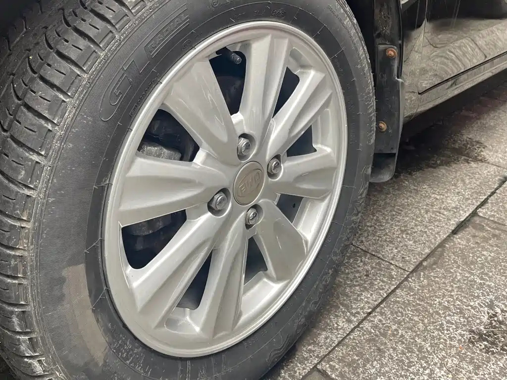 BYD L3 2012