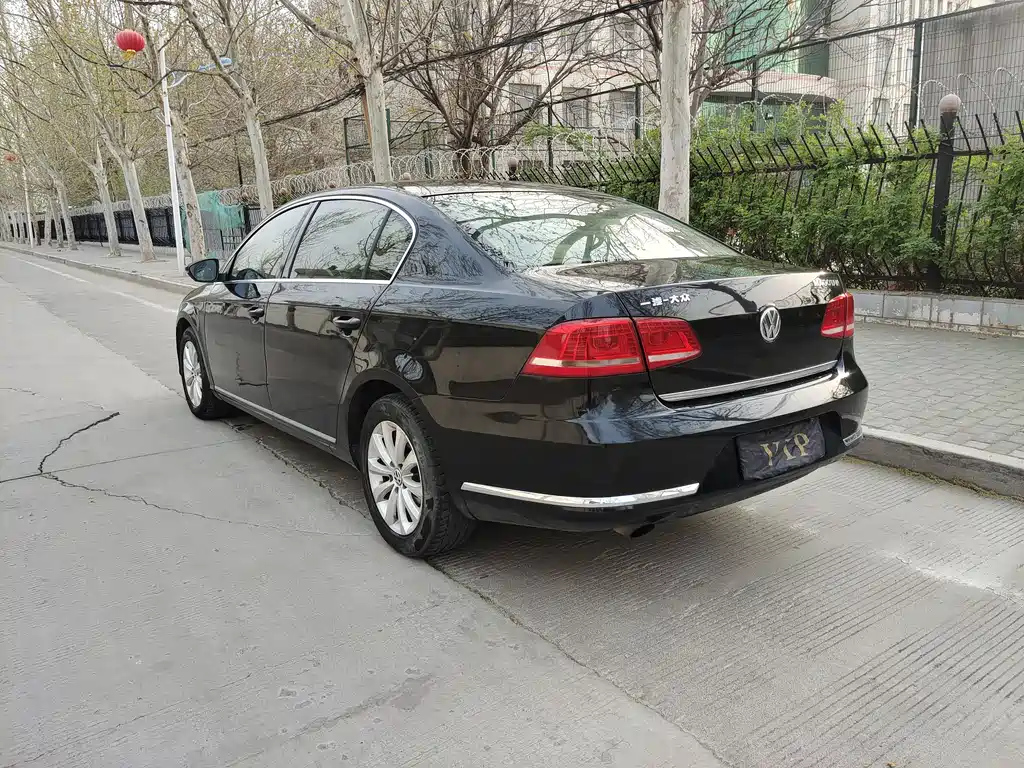 VOLKSWAGEN MAGOTAN 2012