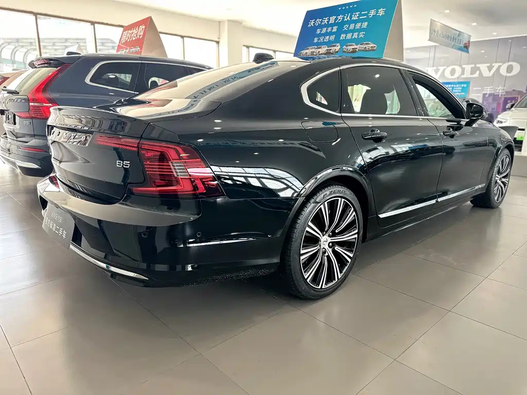 VOLVO S90 2024