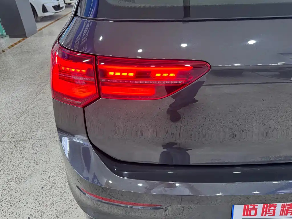 VOLKSWAGEN GOLF 2021