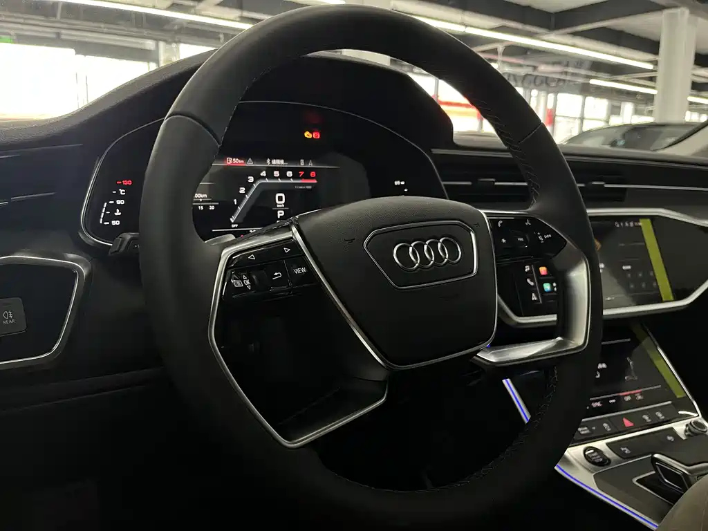 AUDI A7L 2024