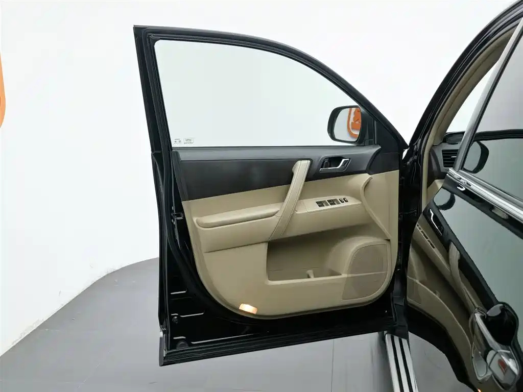 TOYOTA HIGHLANDER 2014