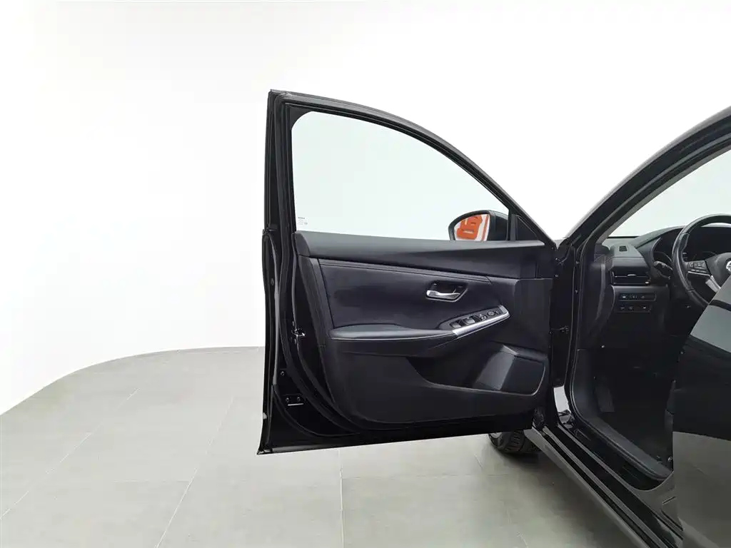 NISSAN SYLPHY 2020