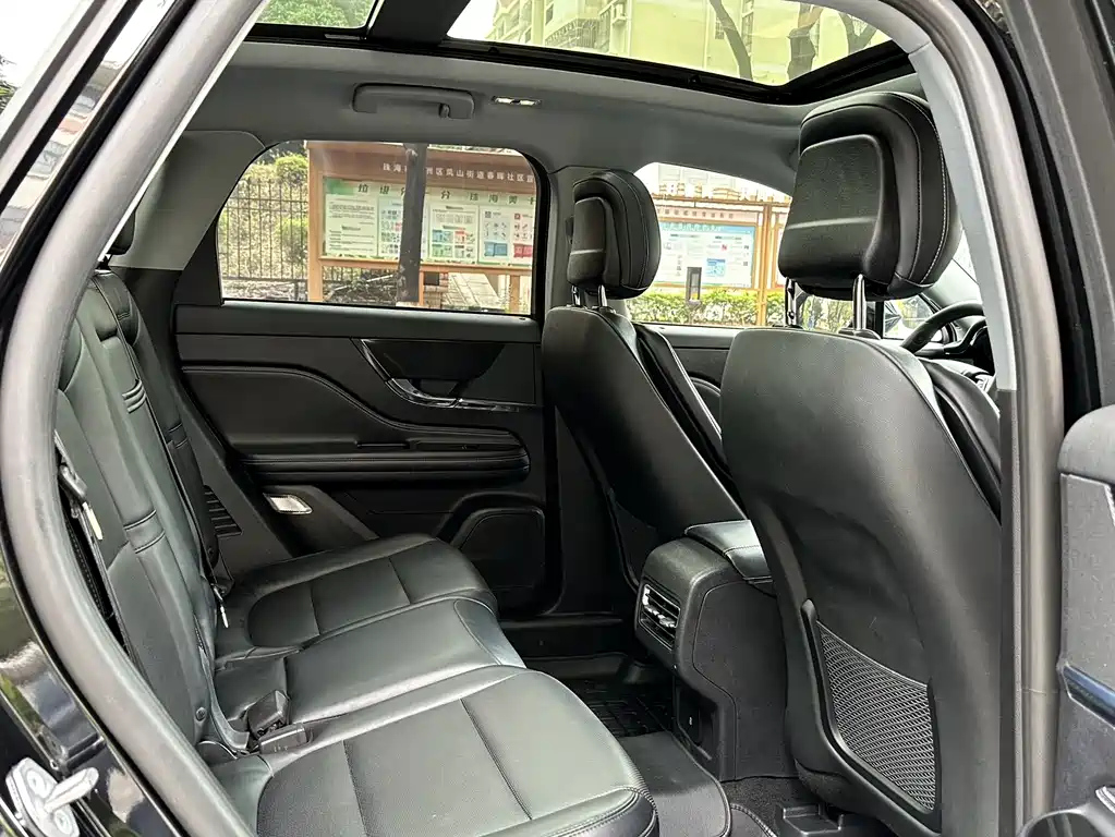 LINCOLN ADVENTURER 2021
