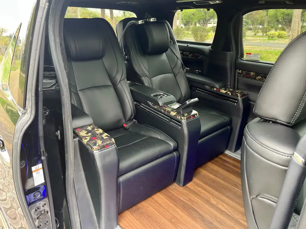 TOYOTA ALPHARD 2018