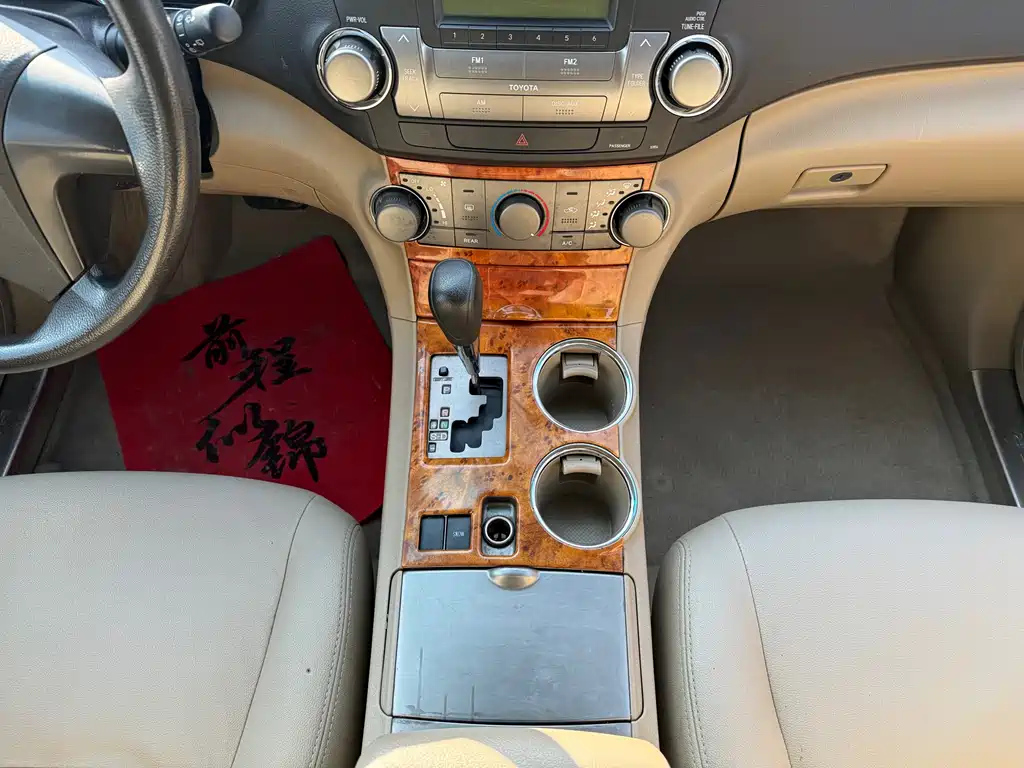 TOYOTA HIGHLANDER 2009