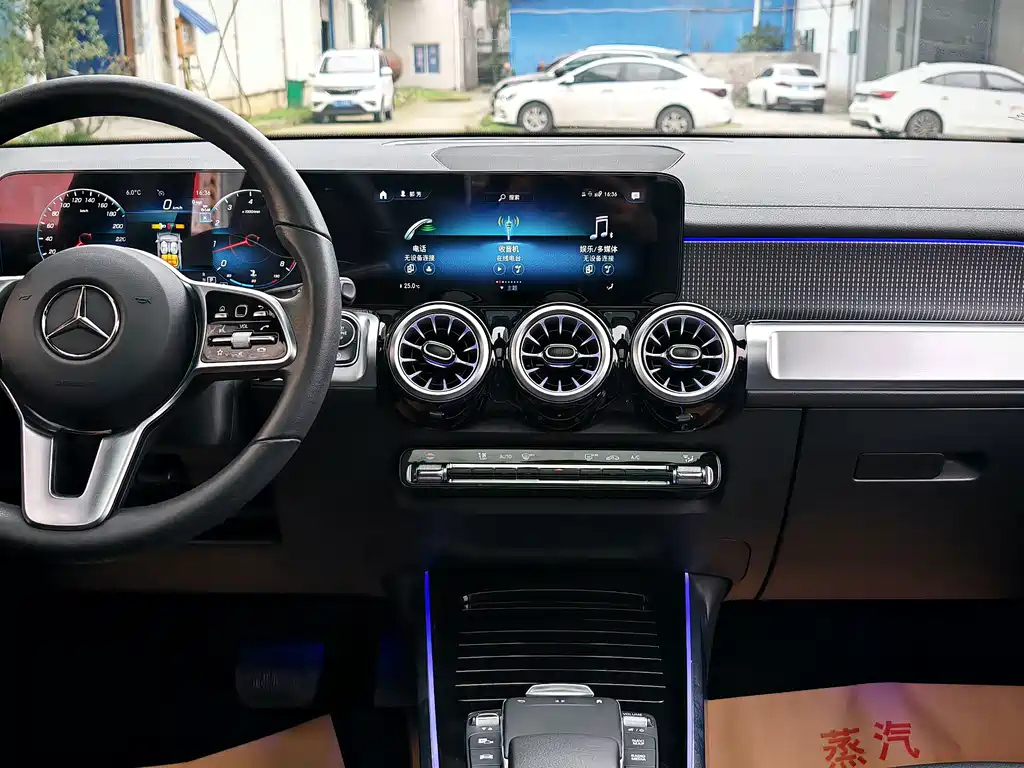 MERCEDES BENZ GLB 2023