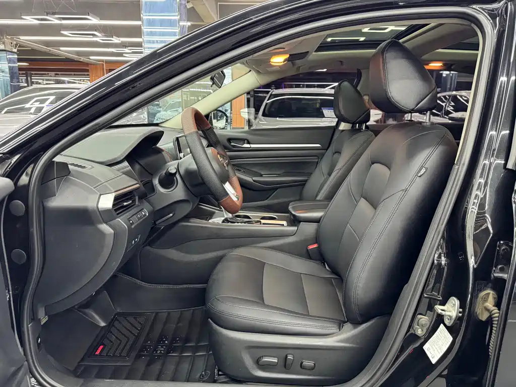 NISSAN TEANA 2019