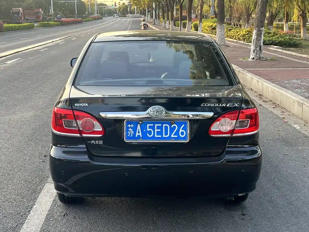 TOYOTA COROLLA 2011