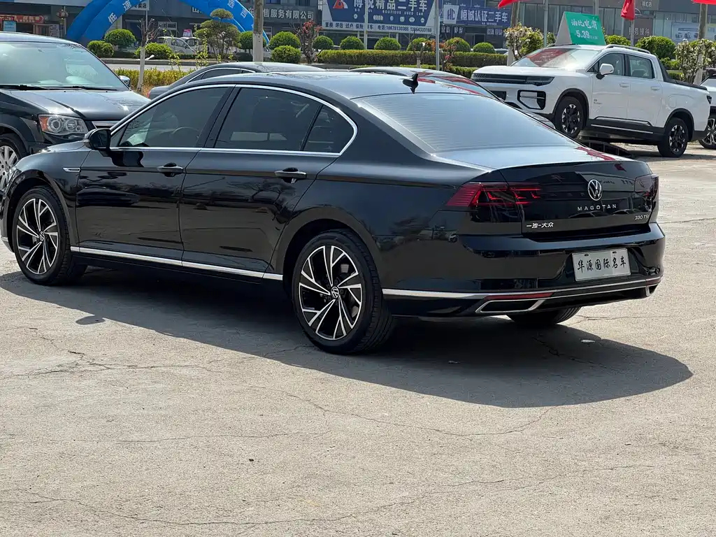 VOLKSWAGEN MAGOTAN 2022