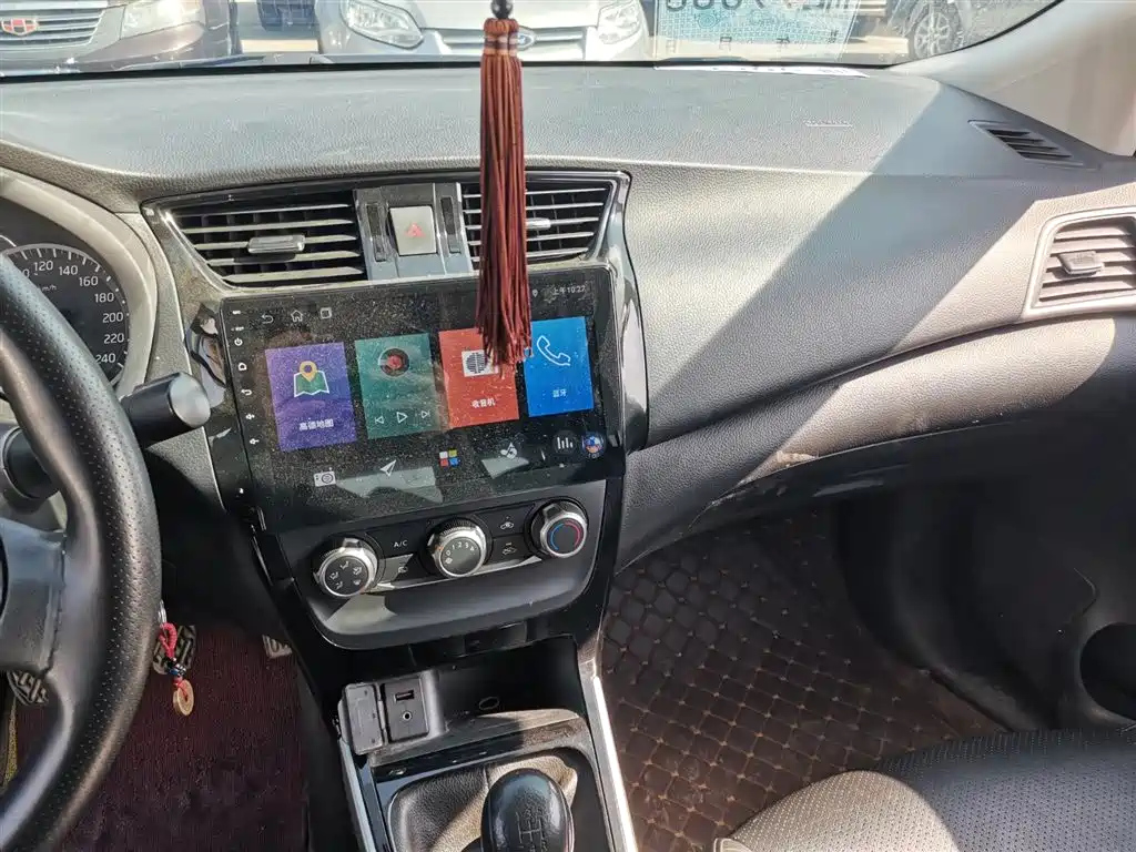 NISSAN SYLPHY 2018
