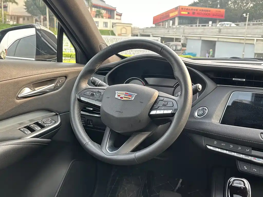 CADILLAC XT4 2021