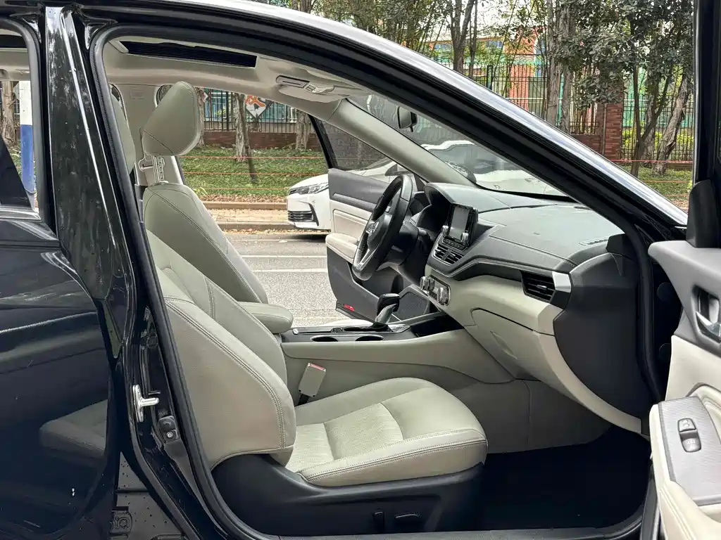 NISSAN TEANA 2019