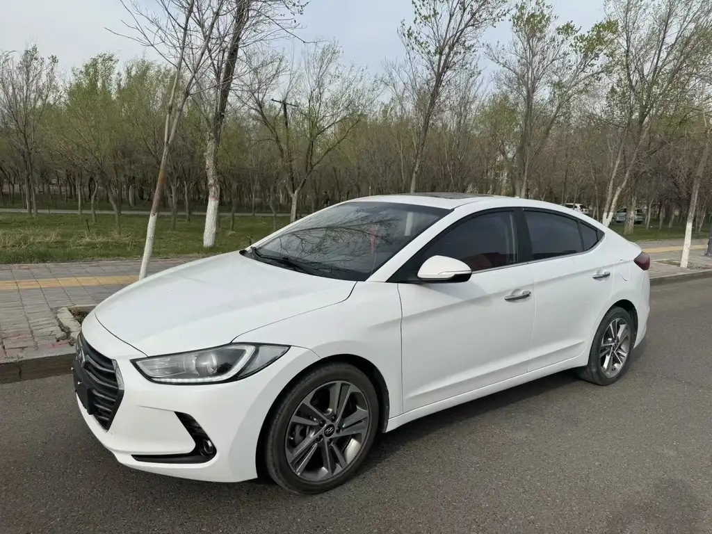 HYUNDAI ELANTRA 2016