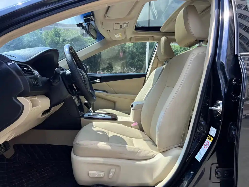 TOYOTA CAMRY 2016