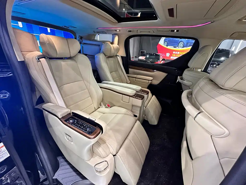 TOYOTA ALPHARD 2017