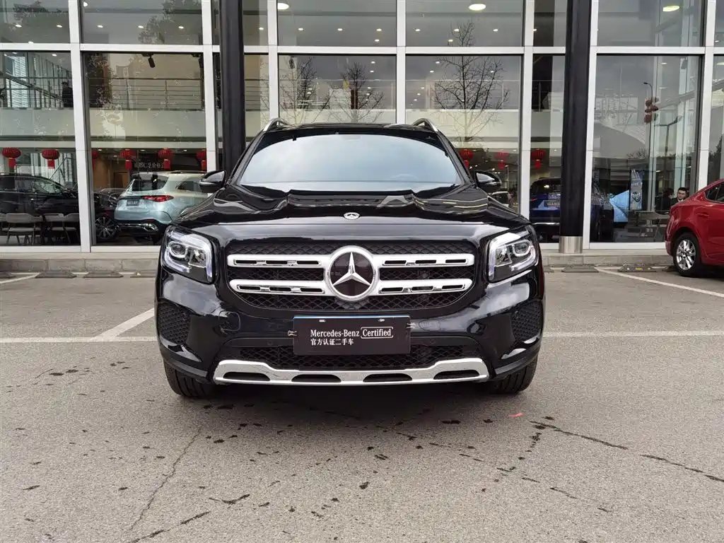 MERCEDES BENZ GLB 2023