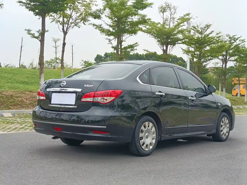 NISSAN SYLPHY 2015