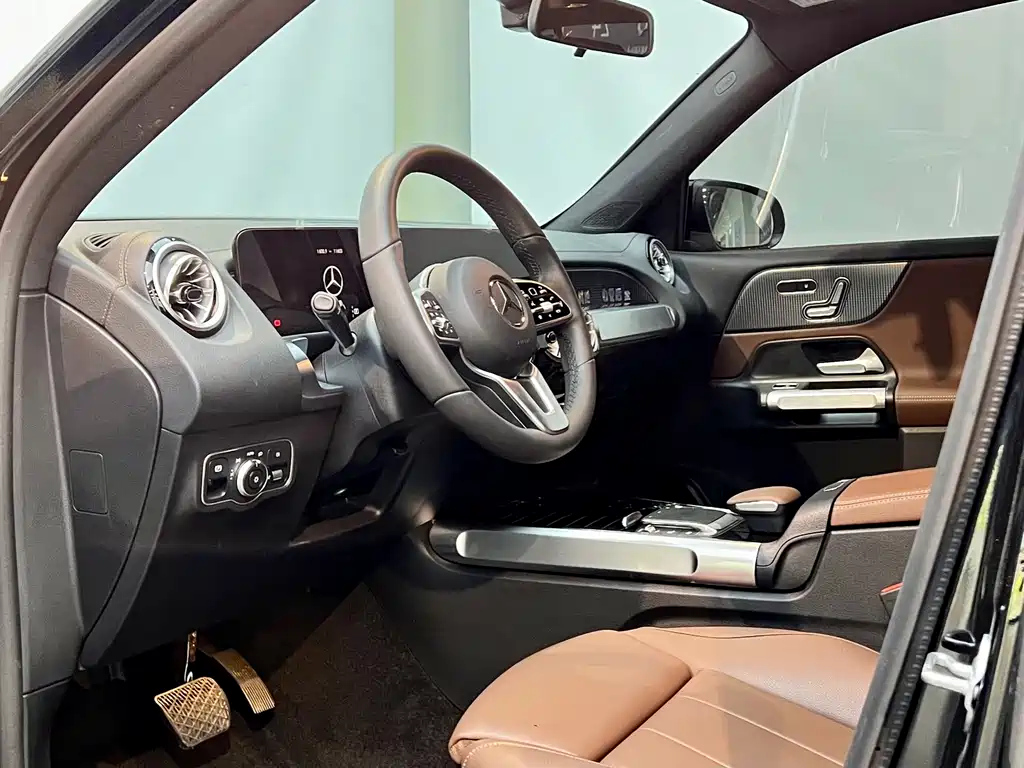 MERCEDES BENZ GLB 2023