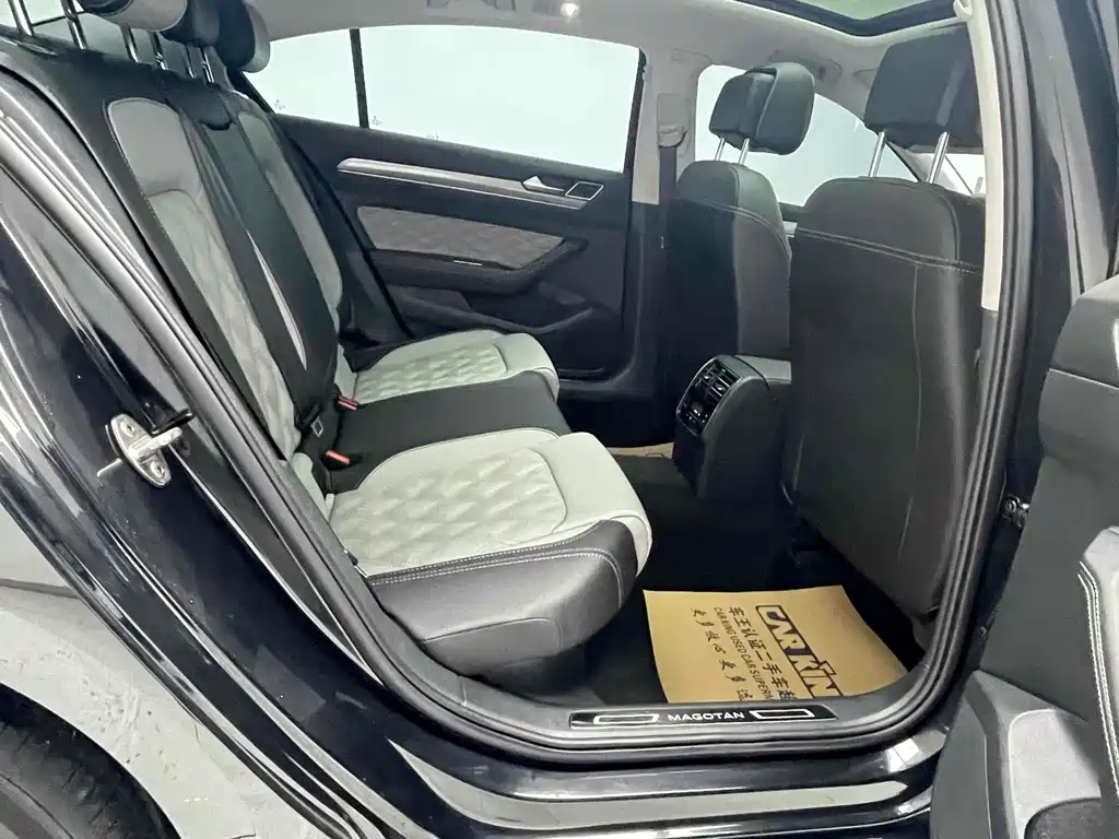 VOLKSWAGEN MAGOTAN 2022